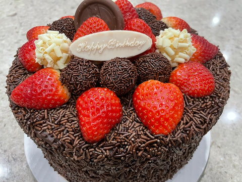 Brigadeiro with Straberries Cake